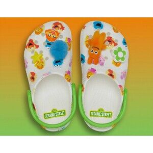 New Classic Crocs Sesame Street Be Seen Clogs Kids Size J1 Julia Elmo Zoe Cookie